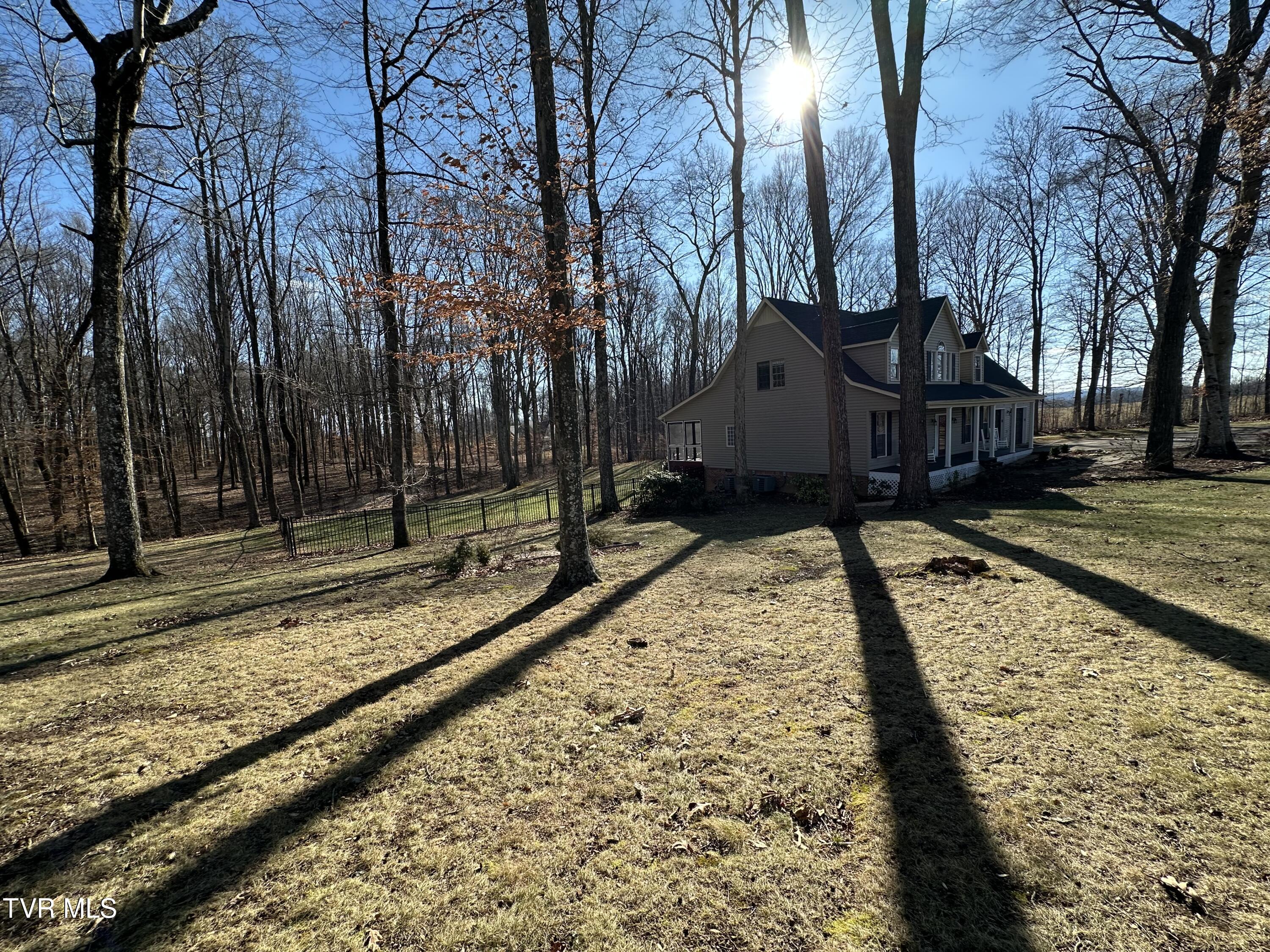 186 Butchertown Road Fall Branch, TN 37656 - Photo 6 of 100 10