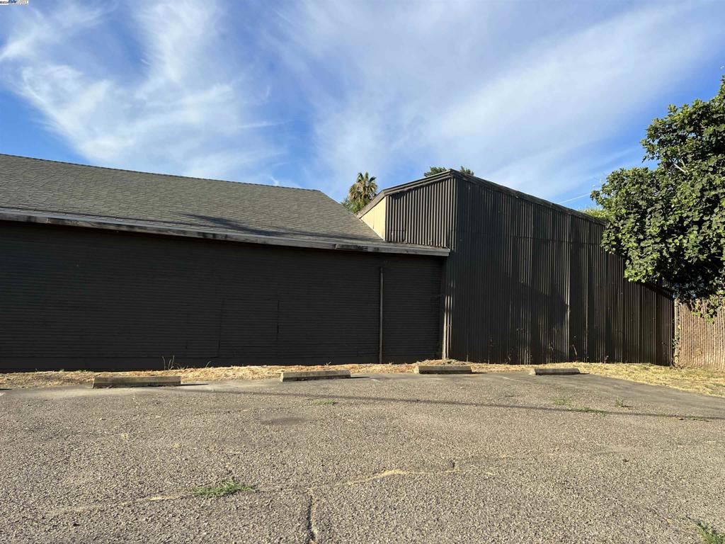 310 Jackson Boulevard Isleton, CA 95641 - Photo 17 of 55 a view of wooden fence