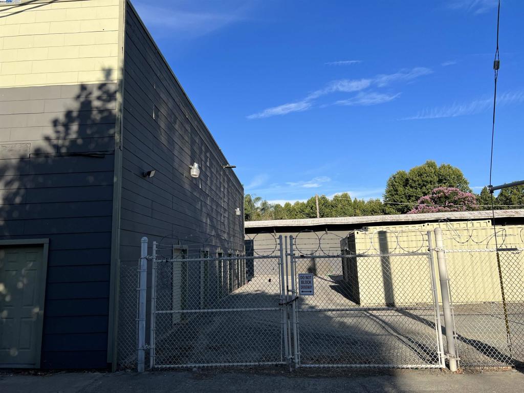 310 Jackson Boulevard Isleton, CA 95641 - Photo 21 of 55 a view of a balcony with an ocean view