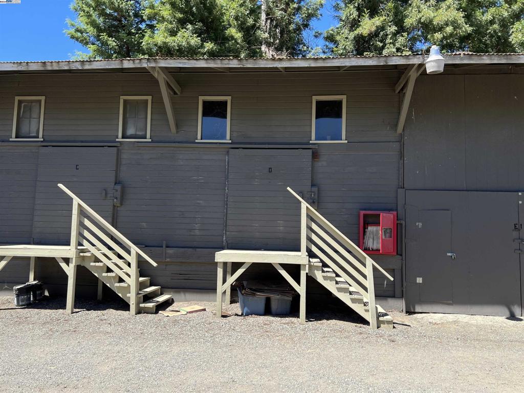310 Jackson Boulevard Isleton, CA 95641 - Photo 29 of 55 a front view of a house with plants