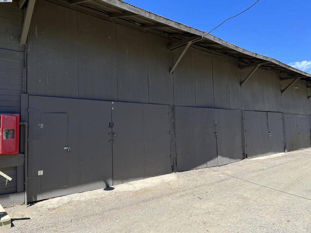 310 Jackson Boulevard Isleton, CA 95641 - Photo 31 of 55 a backyard of a house