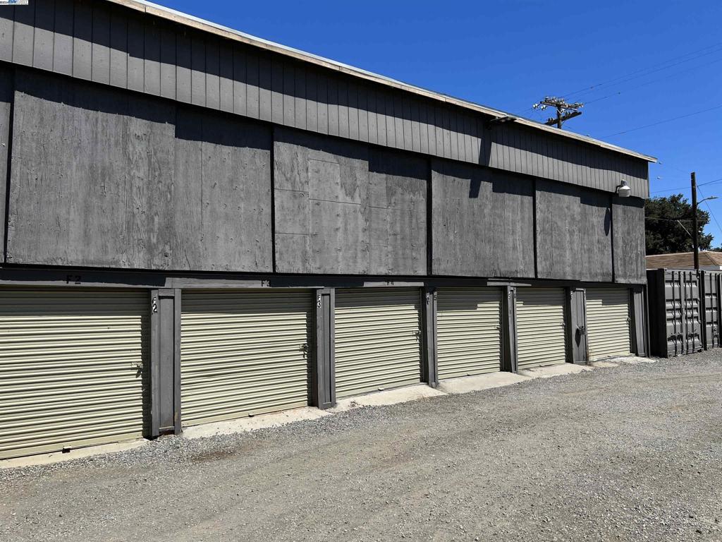 310 Jackson Boulevard Isleton, CA 95641 - Photo 38 of 55 a front view of a house