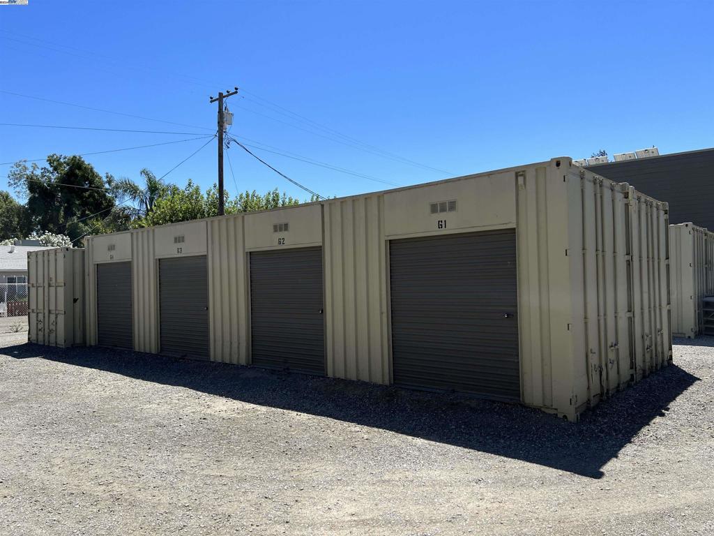 310 Jackson Boulevard Isleton, CA 95641 - Photo 42 of 55 a backyard of a house