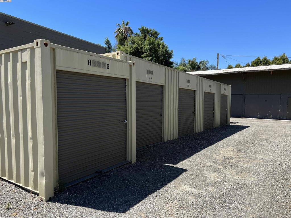 310 Jackson Boulevard Isleton, CA 95641 - Photo 46 of 55 a view of a garage