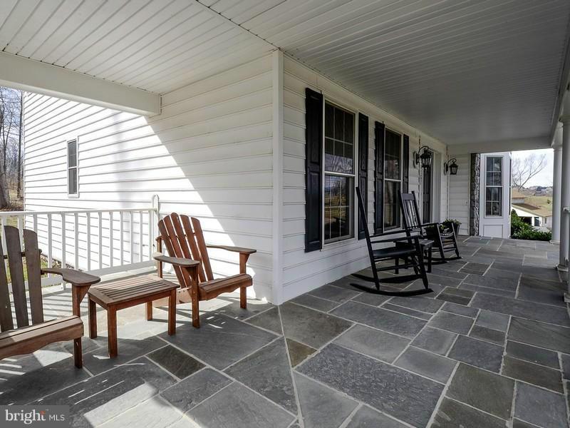38167 Piggott Bottom Road Purcellville, VA 20132 - Photo 14 of 17 Exterior (Front)