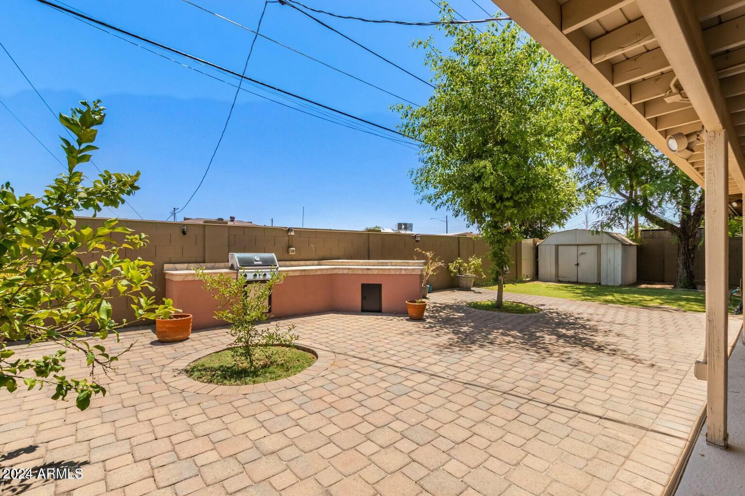 3011 West Bethany Home Road Phoenix, AZ 85017 - Photo 3 of 13 Entertainment yard