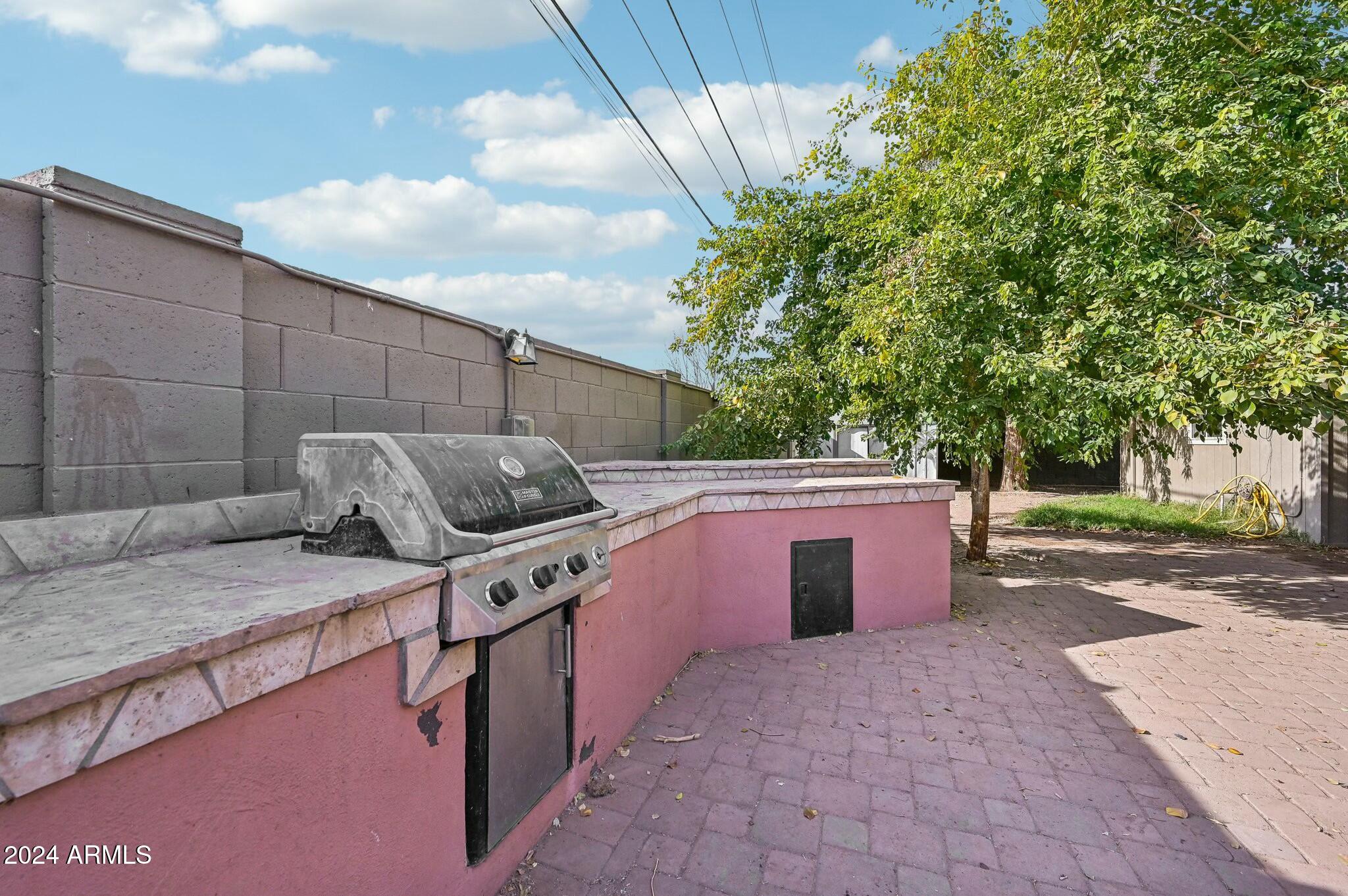 3011 West Bethany Home Road Phoenix, AZ 85017 - Photo 8 of 13 entertainment outdoors