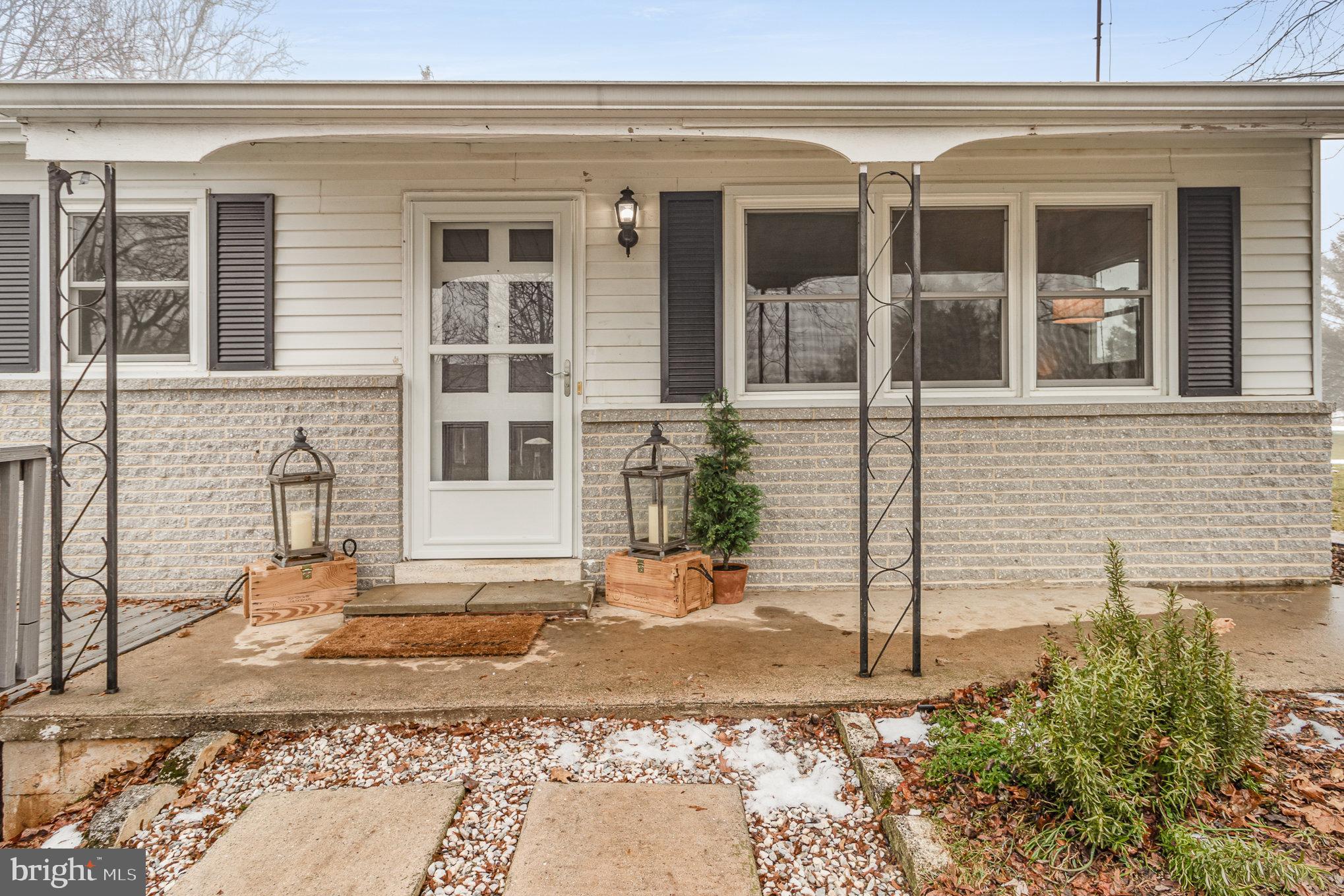 384 Mooredale Road Carlisle, PA 17015 - Photo 3 of 36 Gallery Image 3