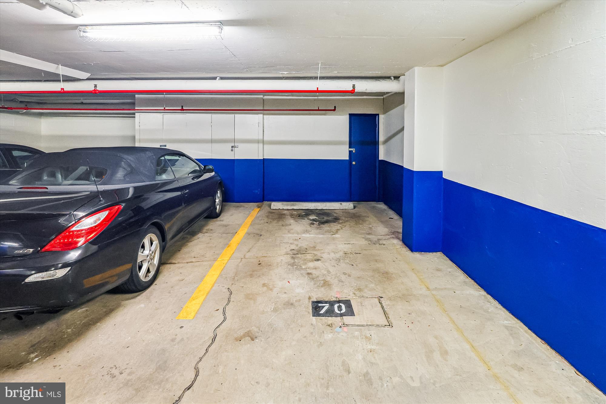 955 26th Street Northwest, Unit 512 Washington, DC 20037 - Photo 28 of 41 a view of car garage