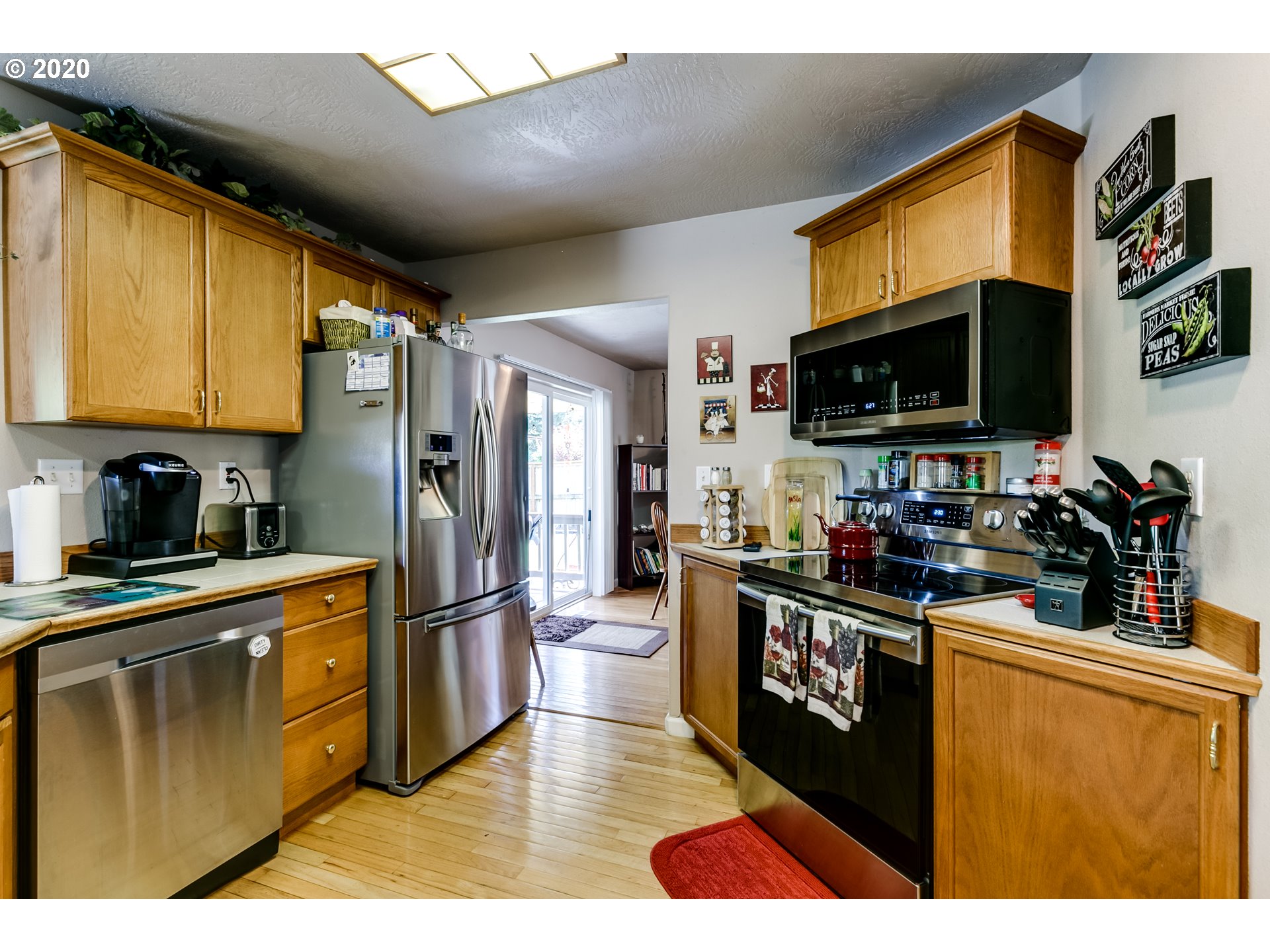 821 South 67th Street Springfield, OR 97478 - Photo 8 of 32