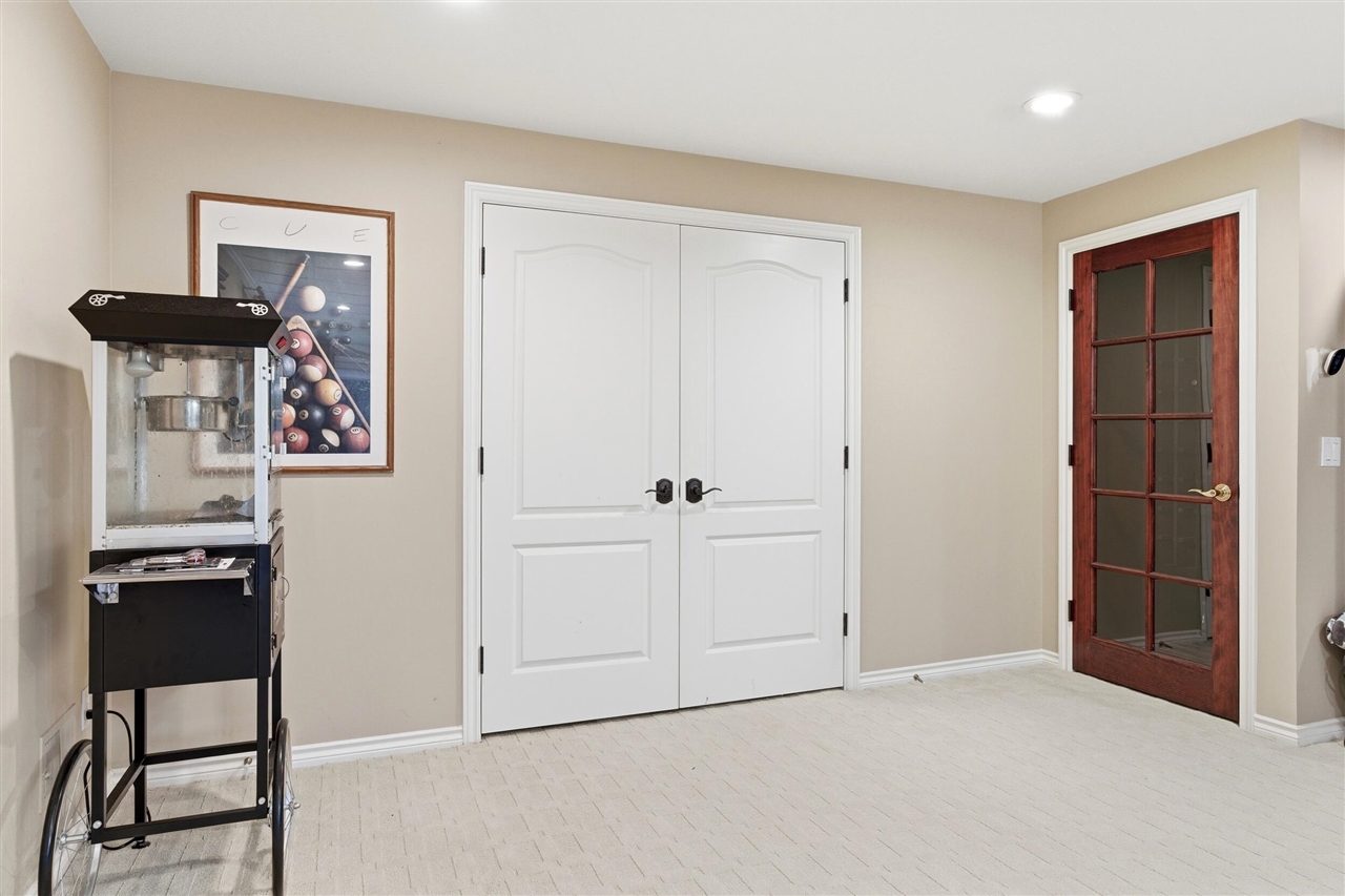5520 Whitehall Boulevard Rochester, MI 48306 - Photo 63 of 99