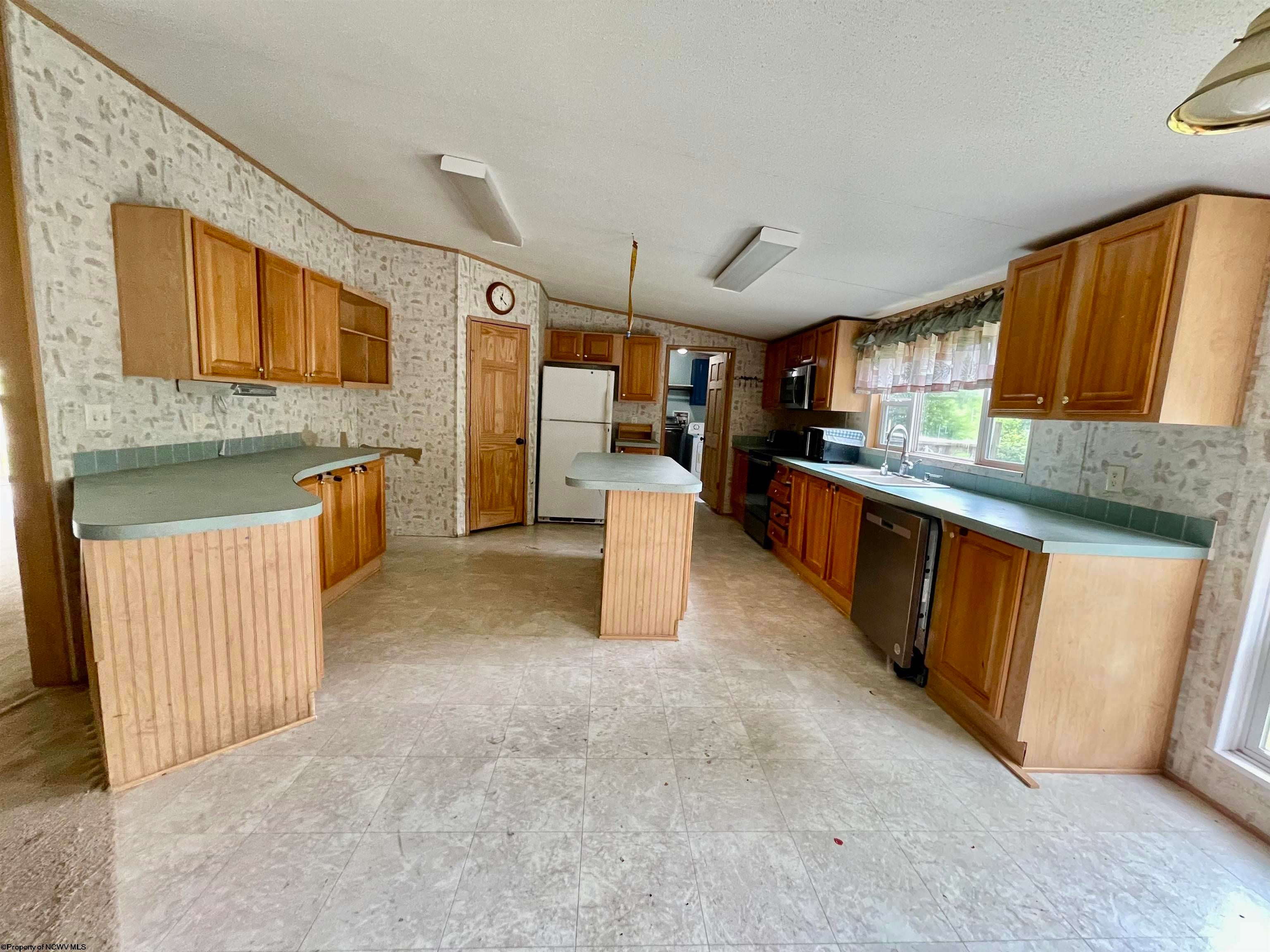 3806 Irish Ridge Road Tunnelton, WV 26444 - Photo 6 of 35 Gallery Image 6