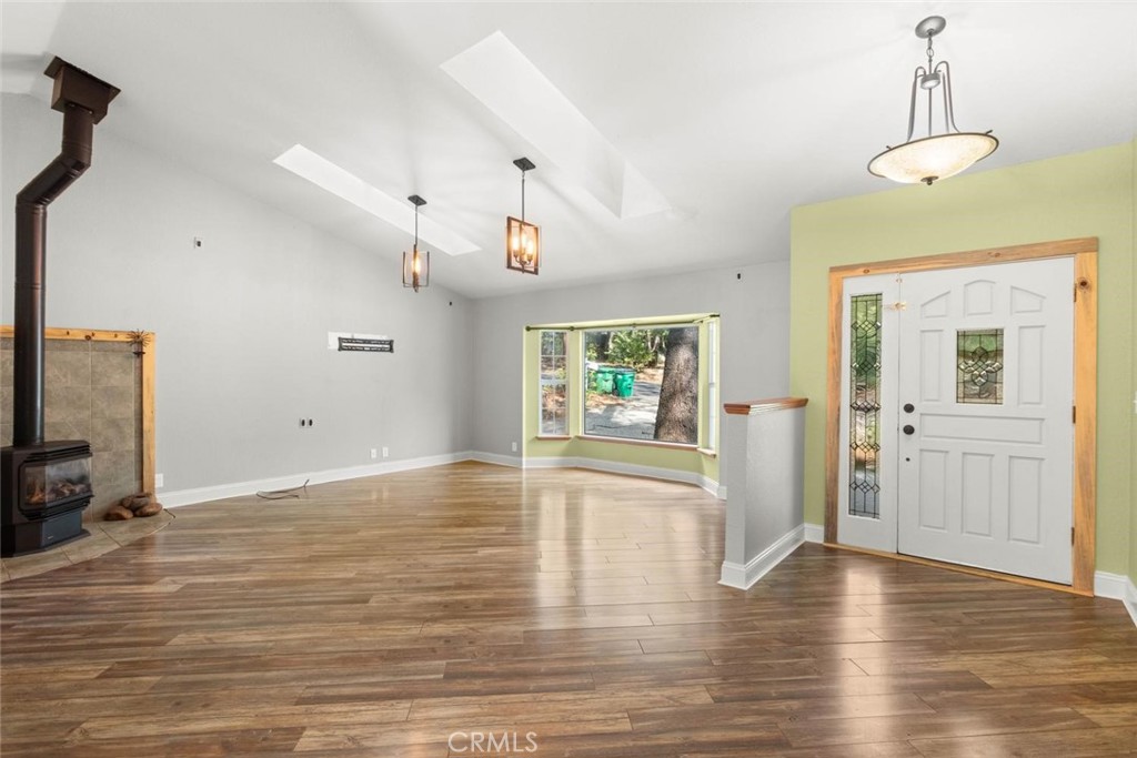 14621 Carnegie Road Magalia, CA 95954 - Photo 5 of 38 Large open living room.