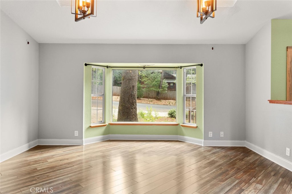 14621 Carnegie Road Magalia, CA 95954 - Photo 6 of 38 Large bay window in living room.