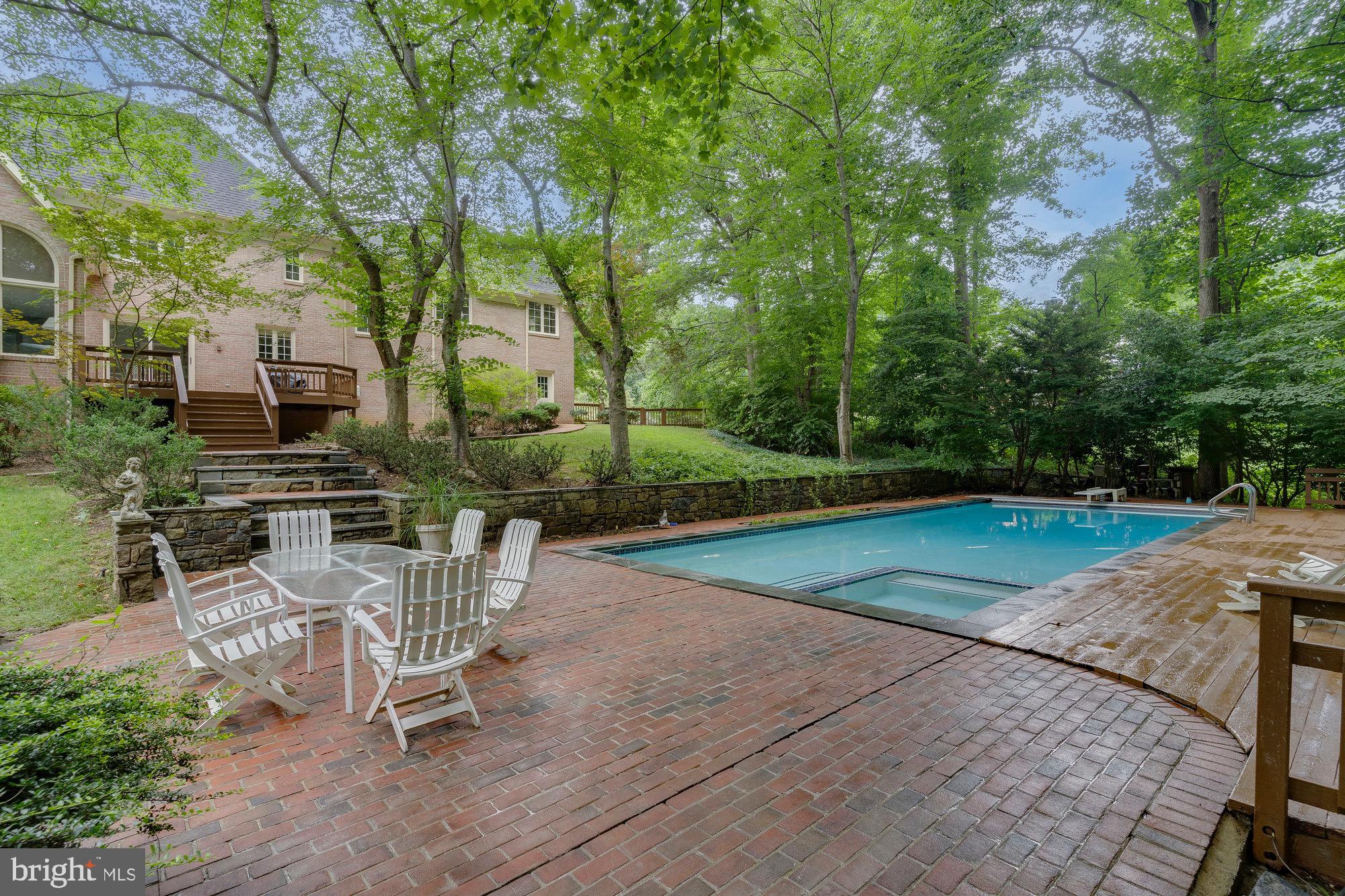 10700 Hunters Run Court Vienna, VA 22181 - Photo 3 of 75