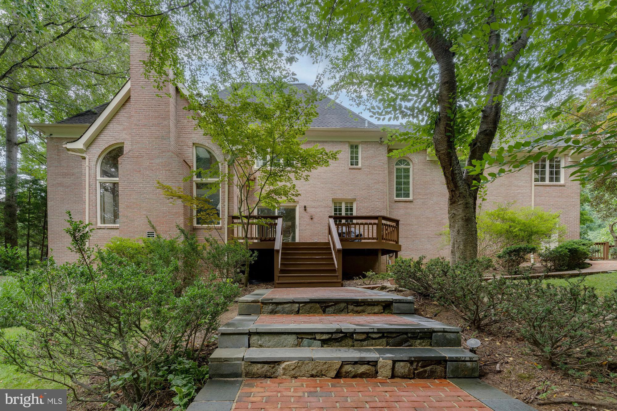 10700 Hunters Run Court Vienna, VA 22181 - Photo 4 of 75