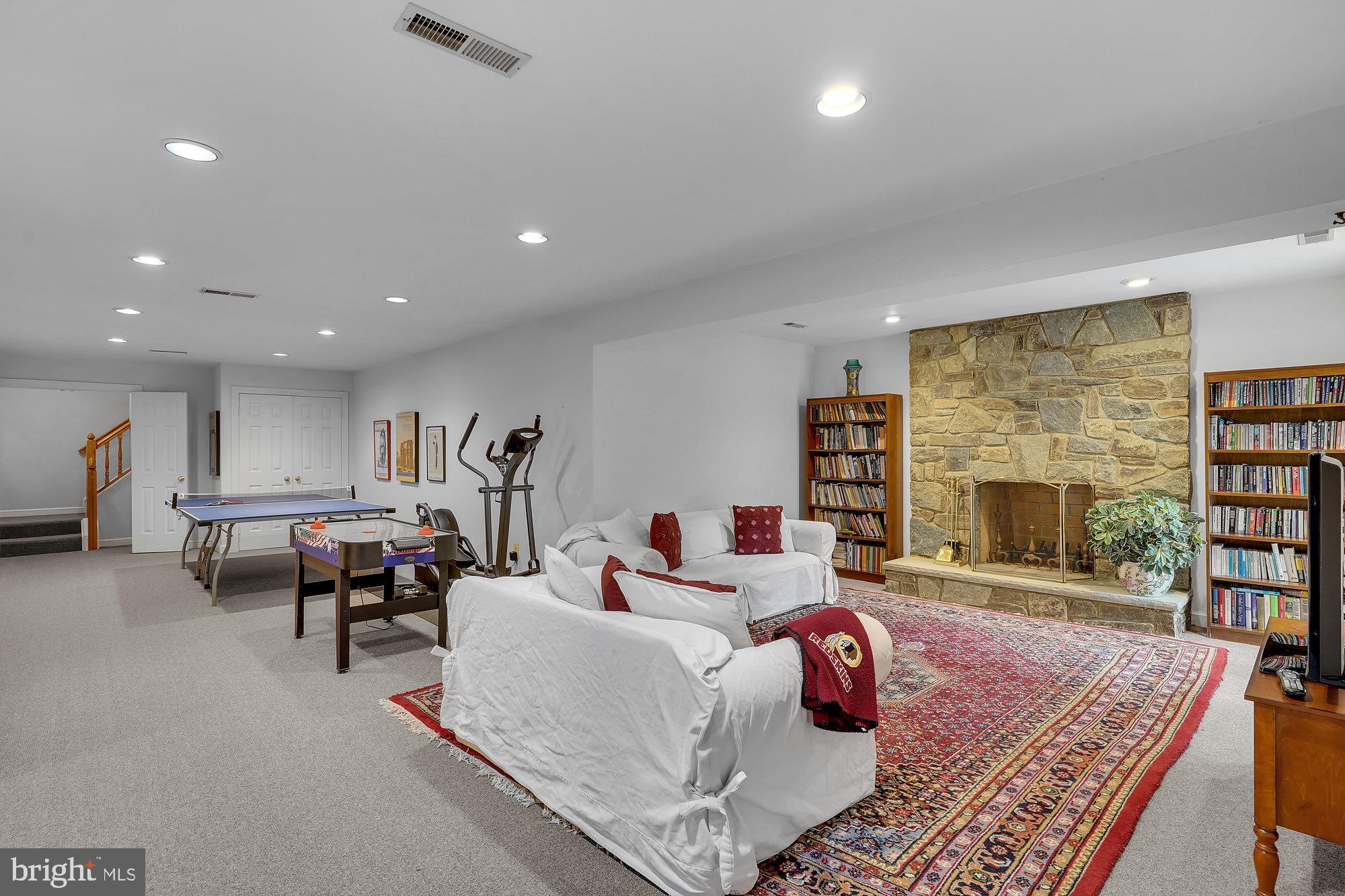 10700 Hunters Run Court Vienna, VA 22181 - Photo 50 of 75