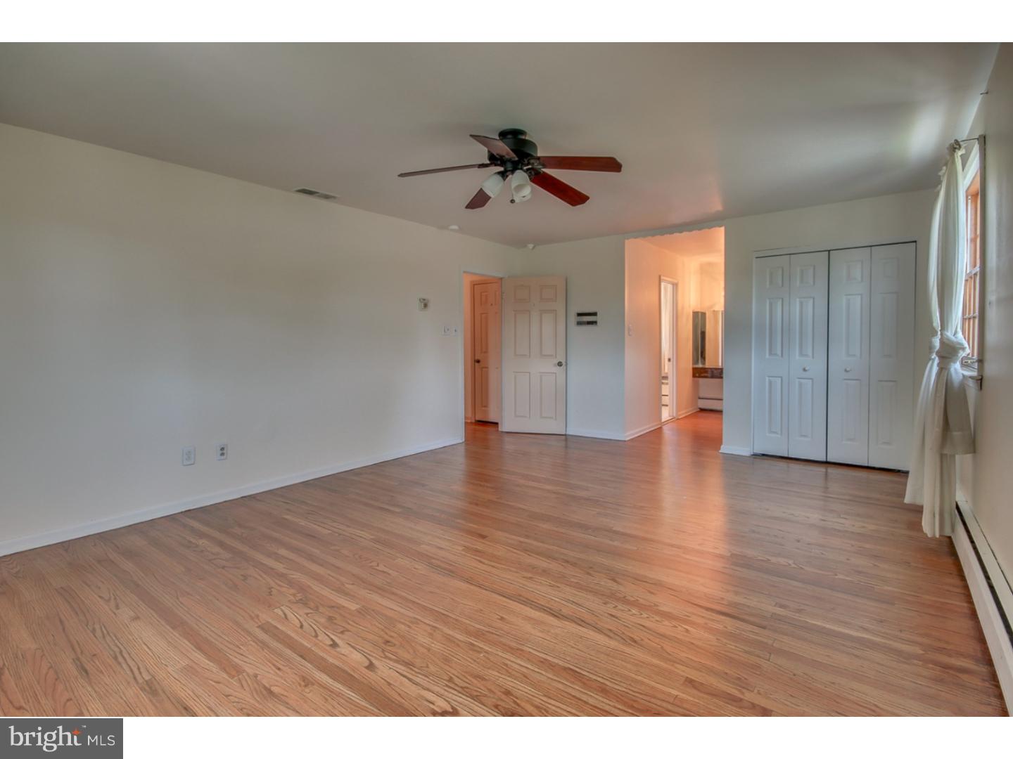 807 West Rolling Road Springfield, PA 19064 - Photo 12 of 24 Master Bedroom