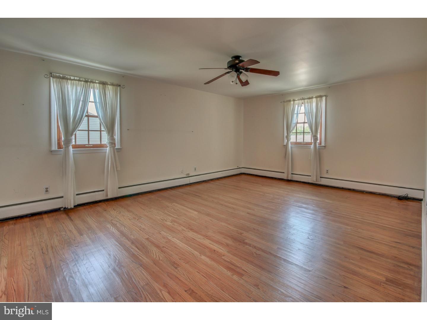 807 West Rolling Road Springfield, PA 19064 - Photo 13 of 24 Master Bedroom