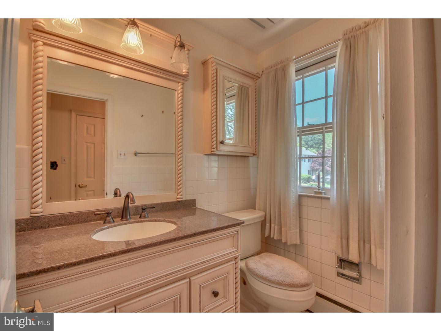 807 West Rolling Road Springfield, PA 19064 - Photo 14 of 24 Master Bathroom