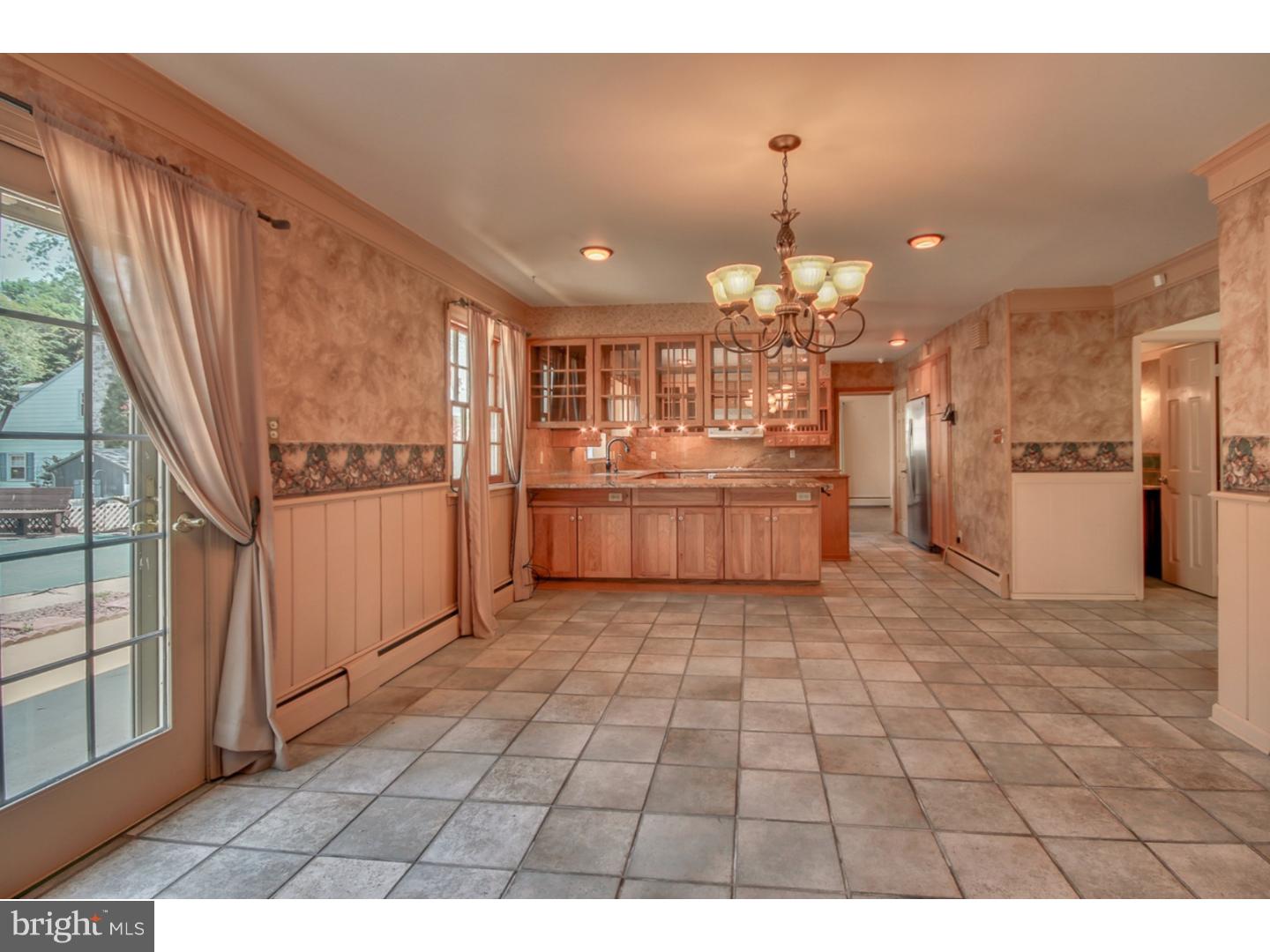 807 West Rolling Road Springfield, PA 19064 - Photo 6 of 24 Breakfast Room