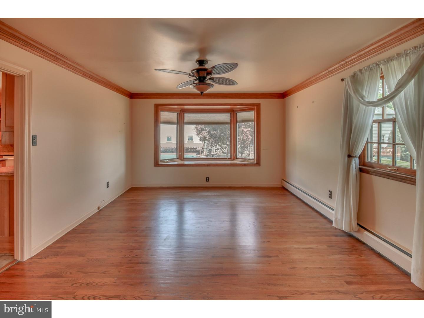 807 West Rolling Road Springfield, PA 19064 - Photo 9 of 24 Dining Room