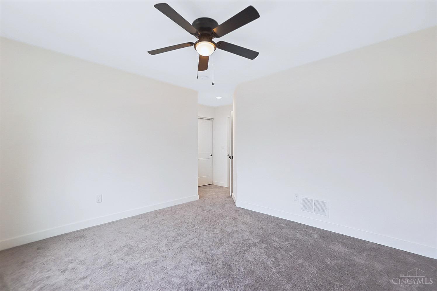 5812 Montgomery Road Cincinnati, OH 45212 - Photo 27 of 40