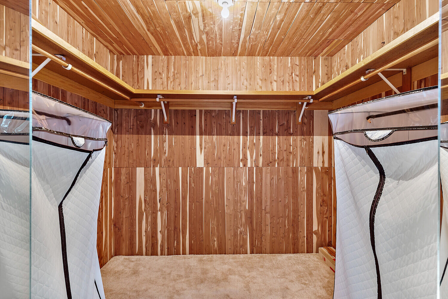 3580 East Fork Road Williams, OR 97544 - Photo 35 of 62 Primary walk-in closet is cedar lined