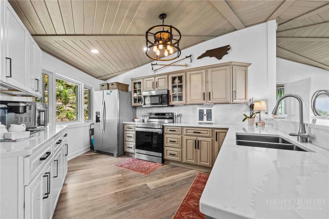 128 Village Road Beech Mountain, NC 28604 - Photo 14 of 32