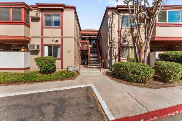 $530,000 | 5483 Adobe Falls Road, Unit 7, San Diego, CA 92120