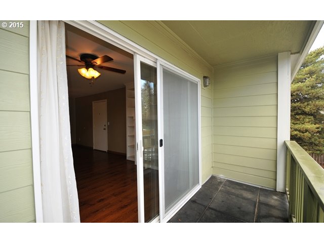 13320 Southwest Allen Boulevard, Unit 310 Beaverton, OR 97005 - Photo 14 of 18 a view of an entryway