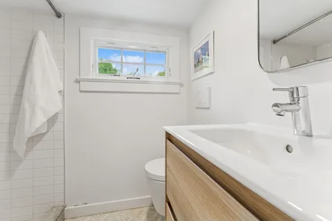 12 Jackson Street, East Hampton, NY 11937