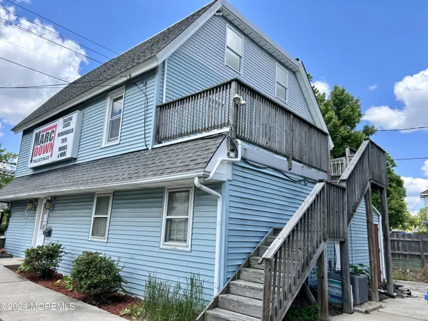 $3,000 | 79 North Main Street, Unit 2, Manahawkin, NJ 08050