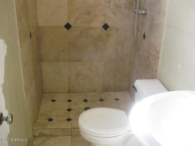 5615 West Berkeley Road Phoenix, AZ 85035 - Photo 3 of 6 268