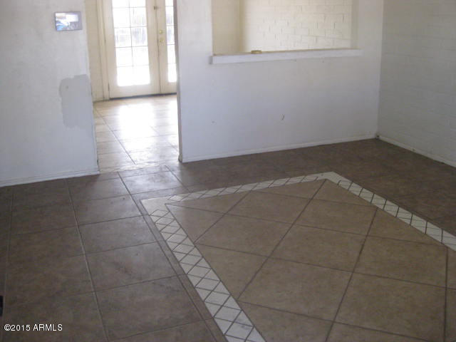 5615 West Berkeley Road Phoenix, AZ 85035 - Photo 5 of 6 236