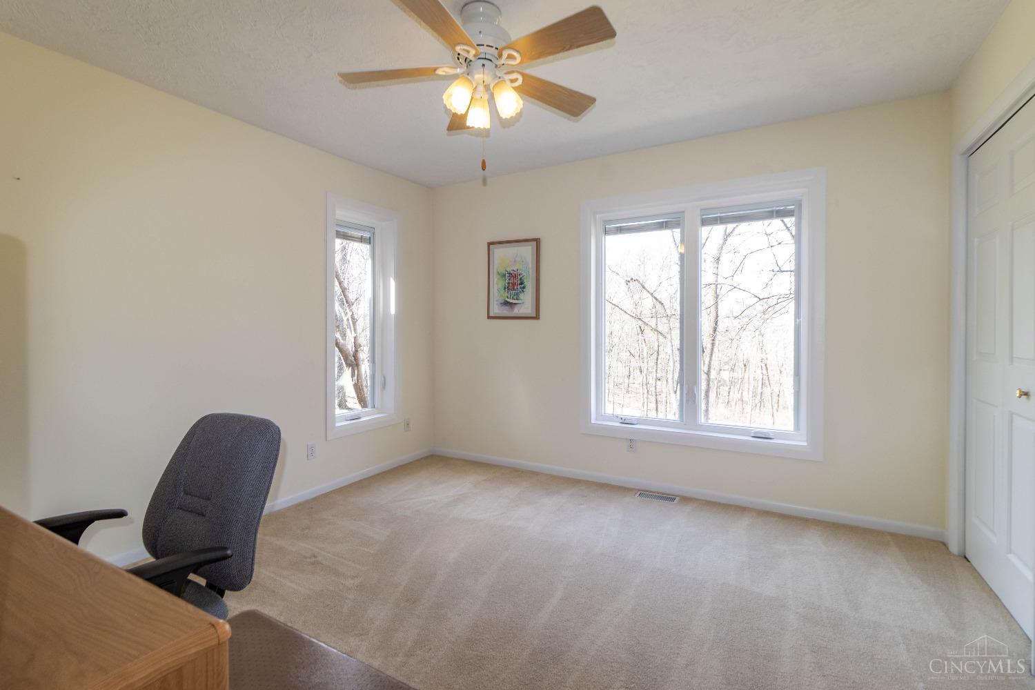 5239 Hanley Road Cincinnati, OH 45247 - Photo 17 of 34