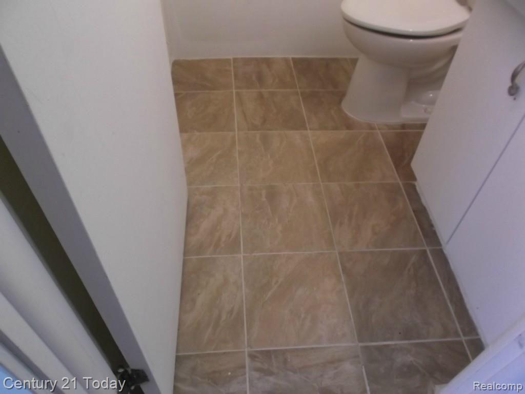 25661 Lahser Road, Unit 41 Southfield, MI 48033 - Photo 22 of 23