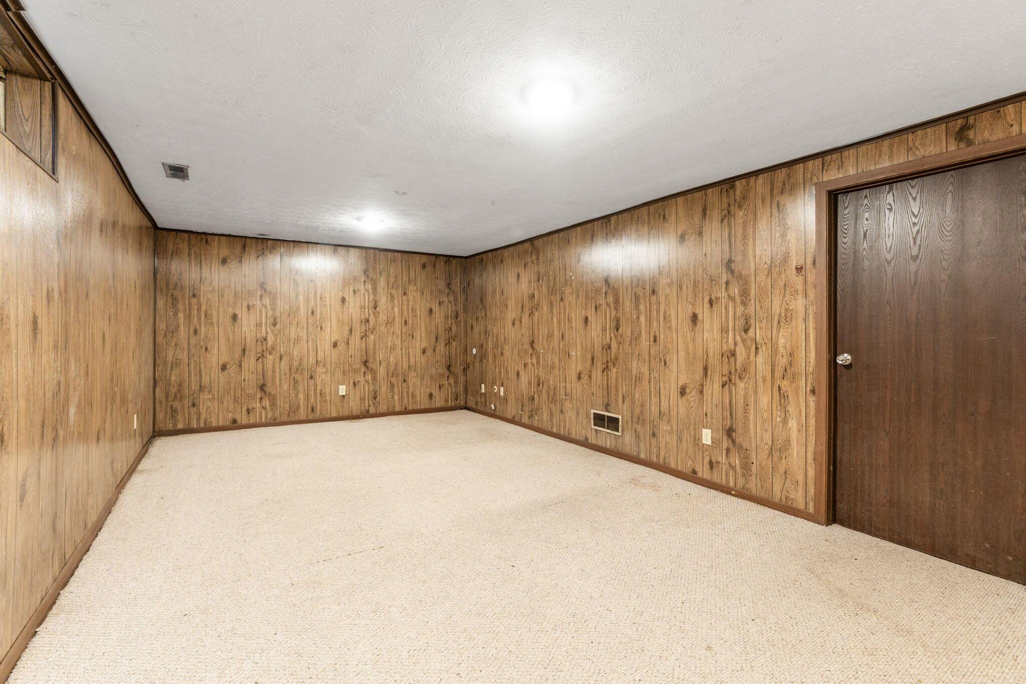 5198 Dierker Road, Unit D Columbus, OH 43220 - Photo 31 of 40 5198 Dierker Rd (Interior)-28