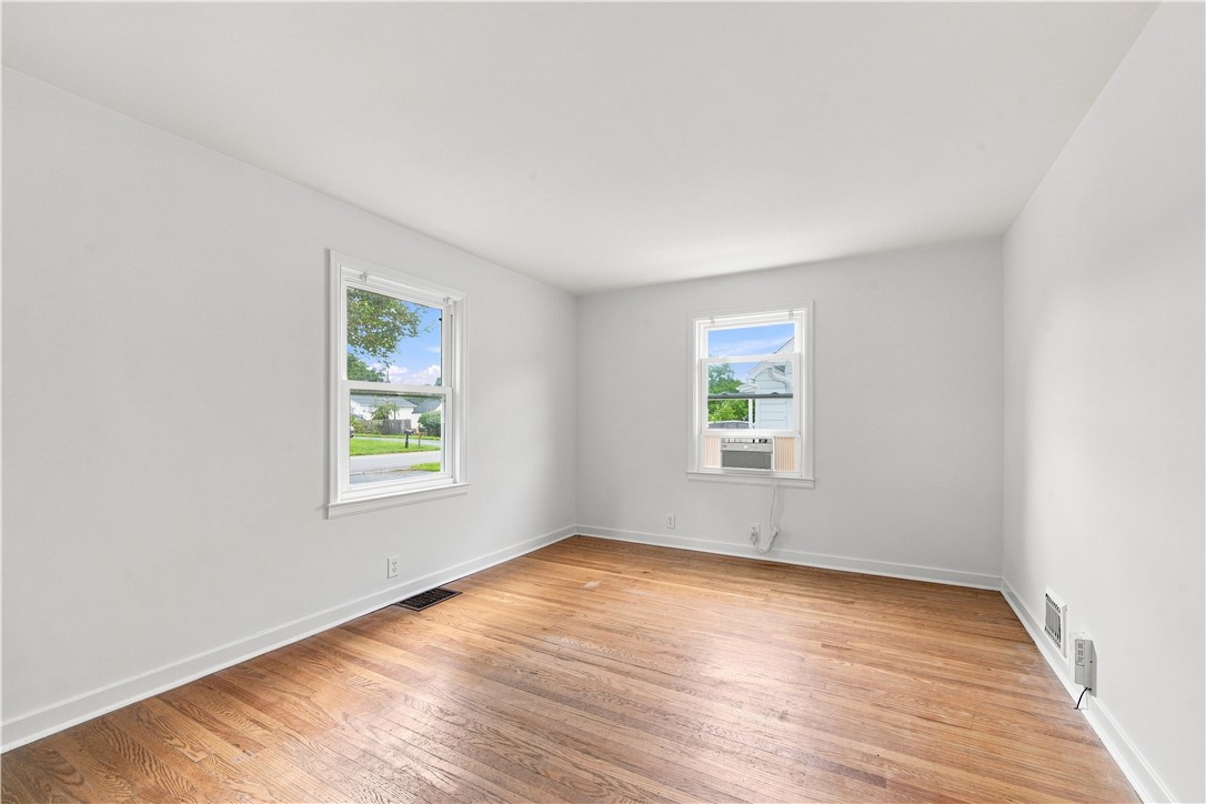 1061 Whitlock Road Irondequoit, NY 14609 - Photo 5 of 25 Gallery Image 5