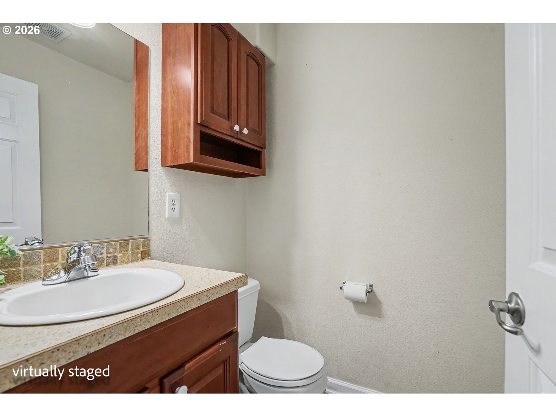 418 Walnut Way Silverton, OR 97381 - Photo 14 of 33 Bathroom
