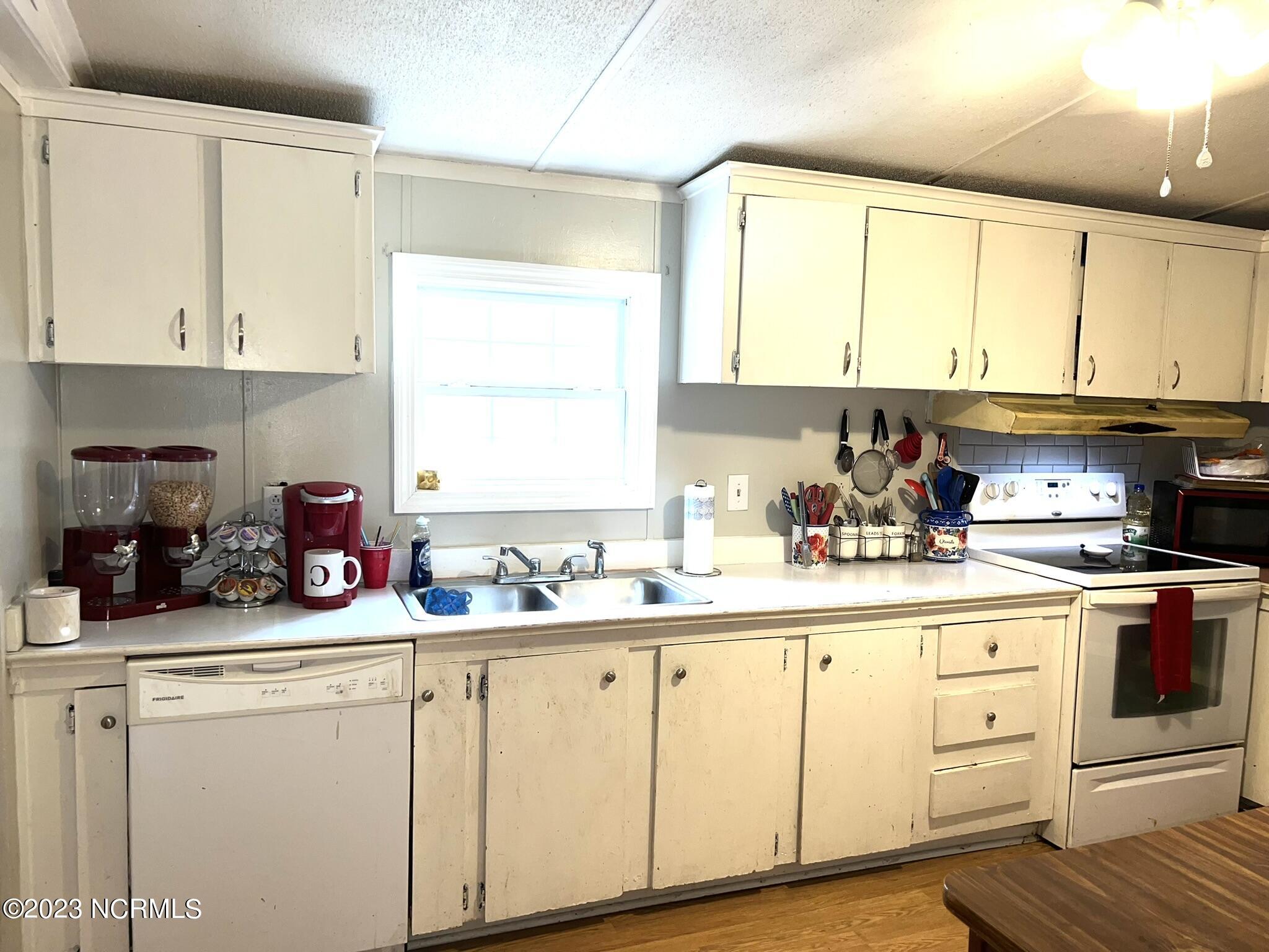 337 Ambrose Road Creswell, NC 27928 - Photo 5 of 28 Kitchen