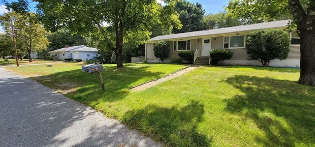 $1,800 | 13 Walnut Street, Rehoboth, MA 02769