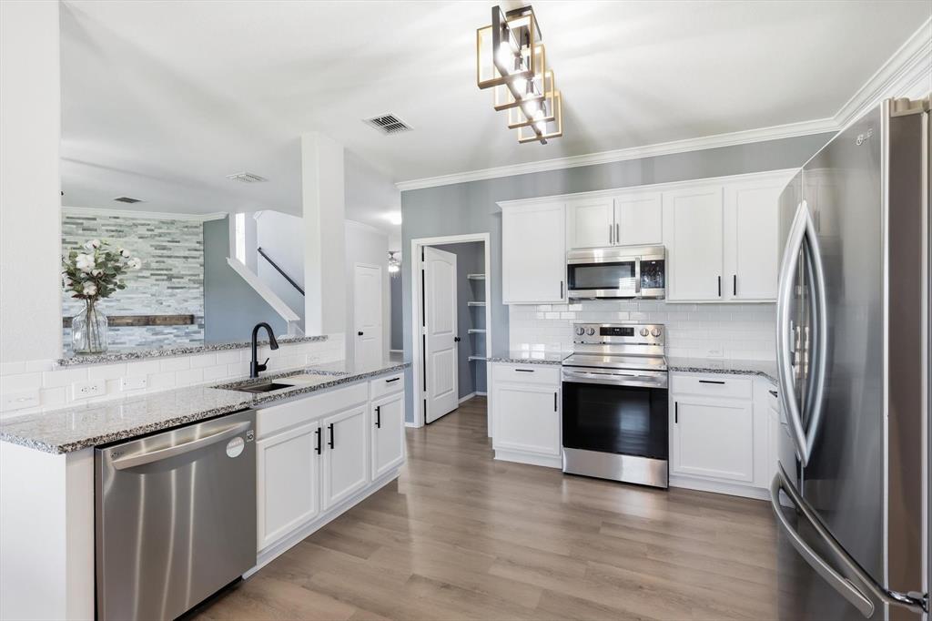 12953 Kelly Drive Rhome, TX 76078 - Photo 3 of 40