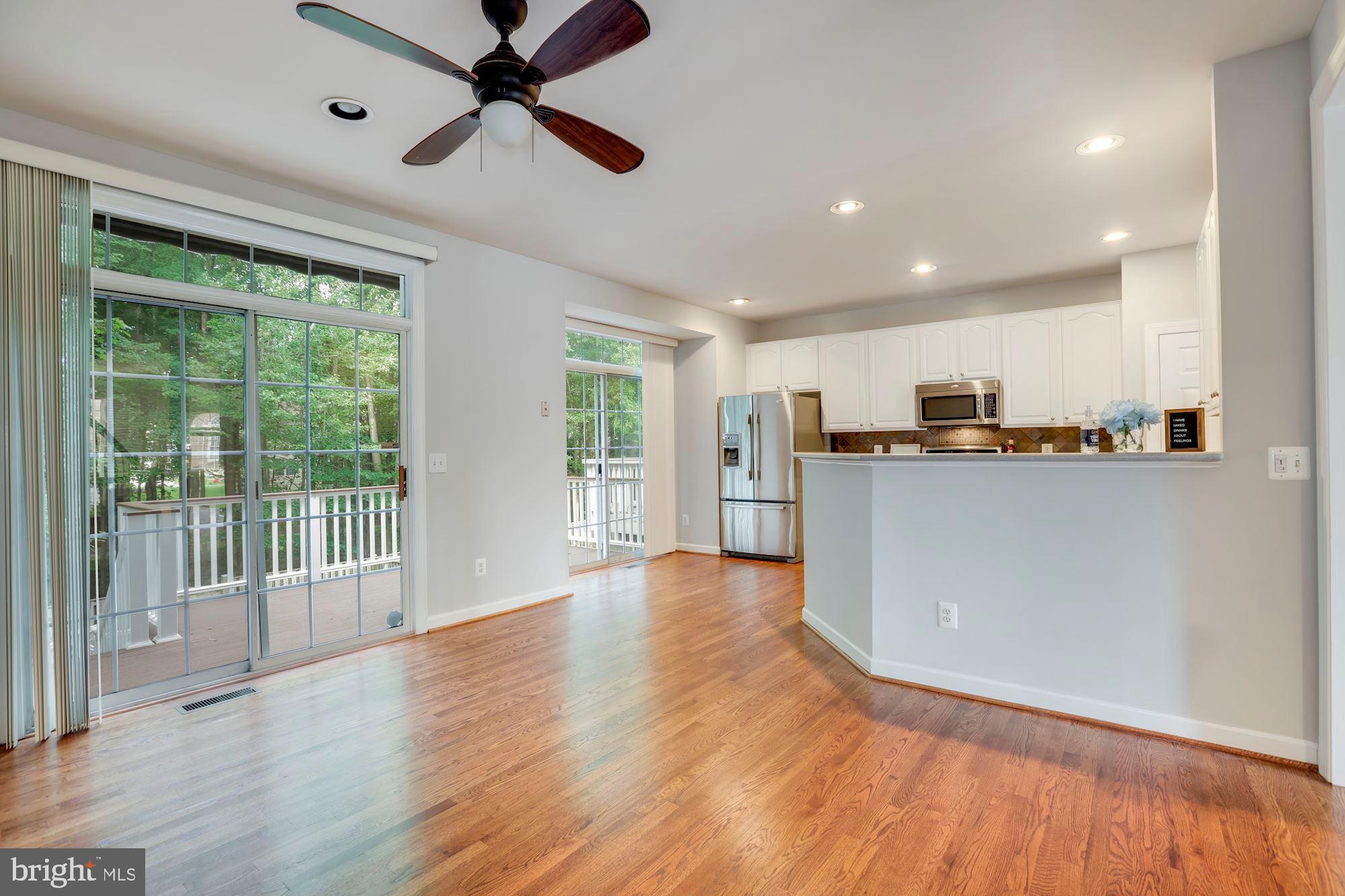 141 Roland Court Southwest Vienna, VA 22180 - Photo 3 of 32 Gallery Image 3