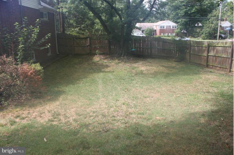 6904 Highland Street Springfield, VA 22150 - Photo 15 of 17 Exterior (Rear)