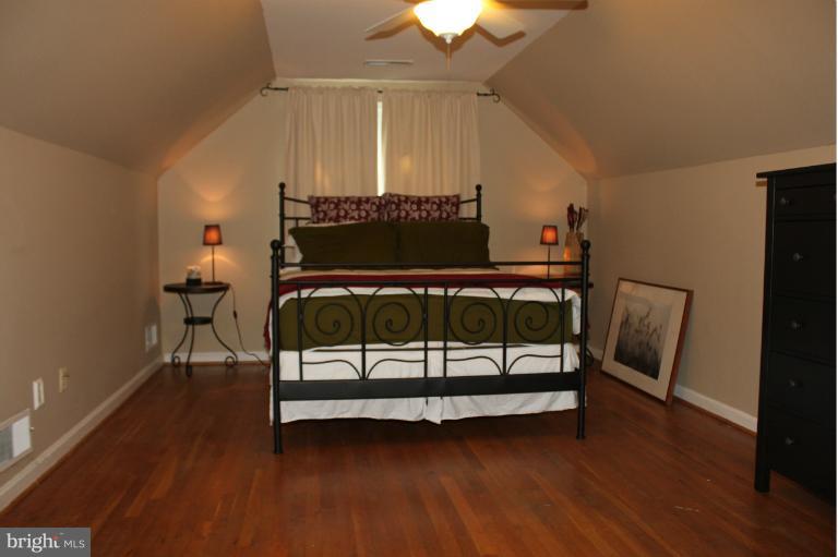 6904 Highland Street Springfield, VA 22150 - Photo 4 of 17 Bedroom