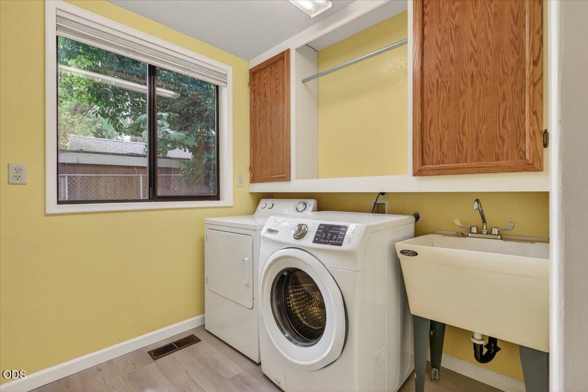 2204 Lampman Road Gold Hill, OR 97525 - Photo 28 of 54