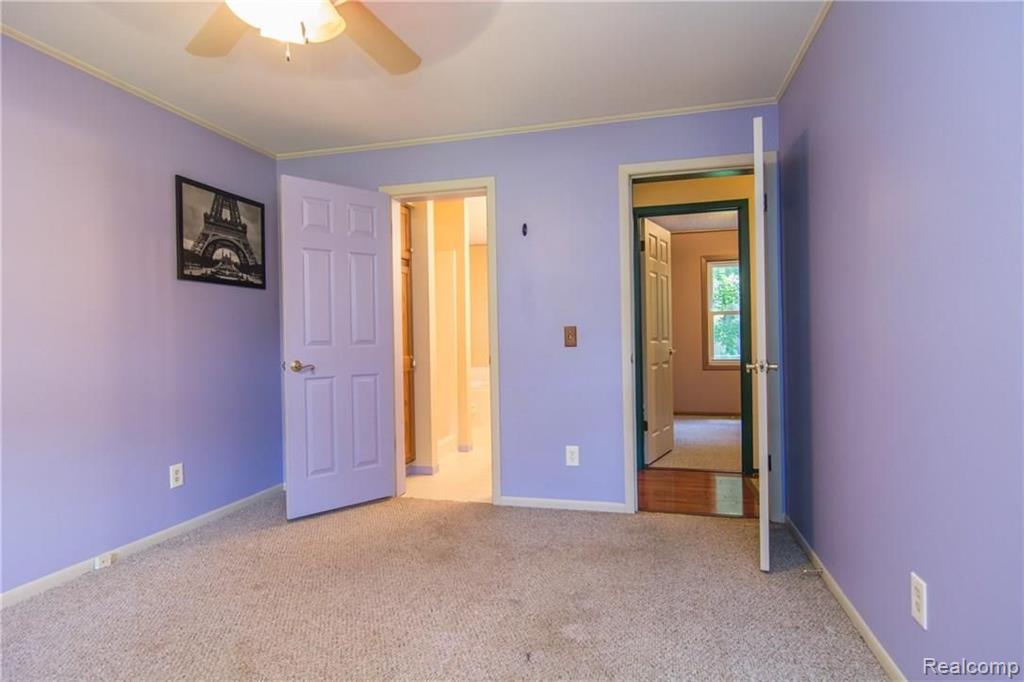 21820 Otter Road Belleville, MI 48111 - Photo 15 of 34