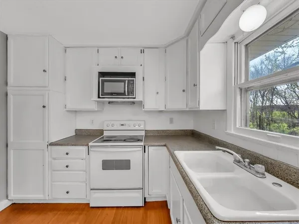 $195,000 | 5220 Overton Avenue, Kansas City, MO 64133