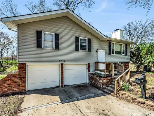 $195,000 | 5220 Overton Avenue, Kansas City, MO 64133